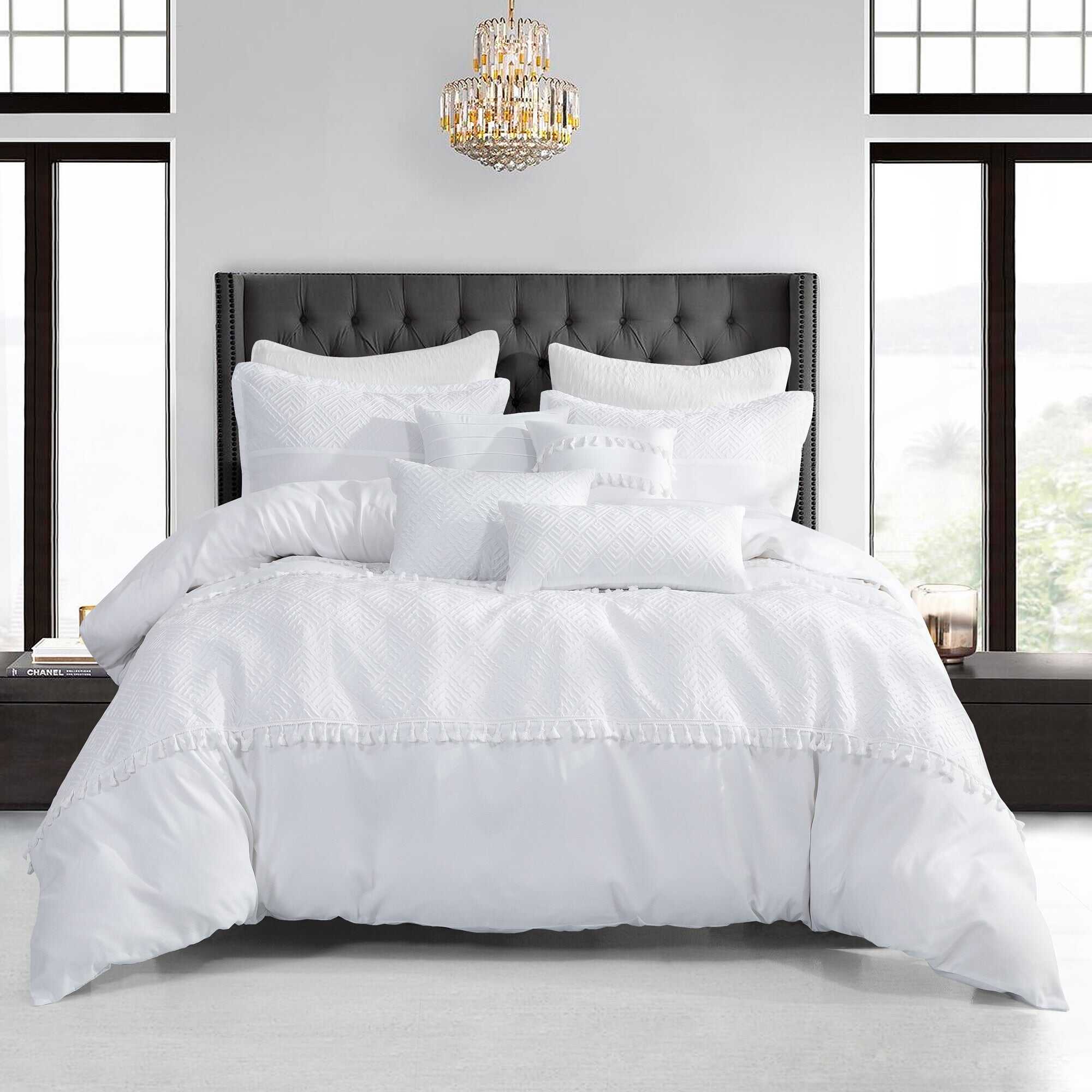 7 Piece Luxurious White Jacquard with Lace Applique Comforters Bed in a Bag Queen King Bedding Set