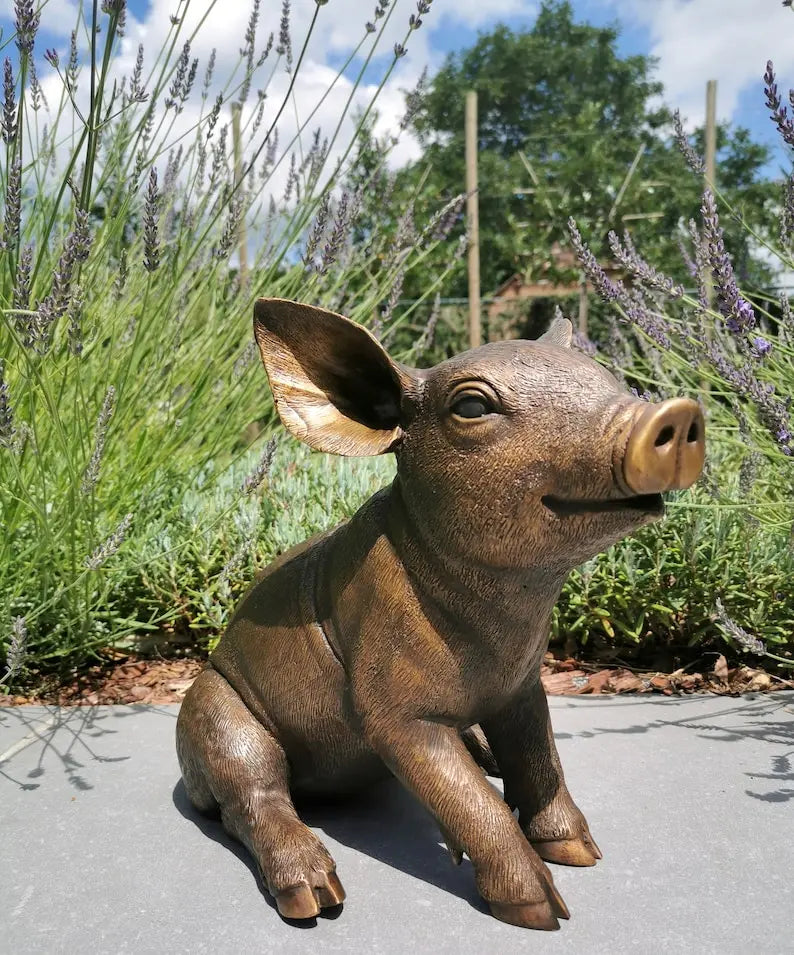 Bronze sculpture of a pig - Pigglet - Bronze garden statues