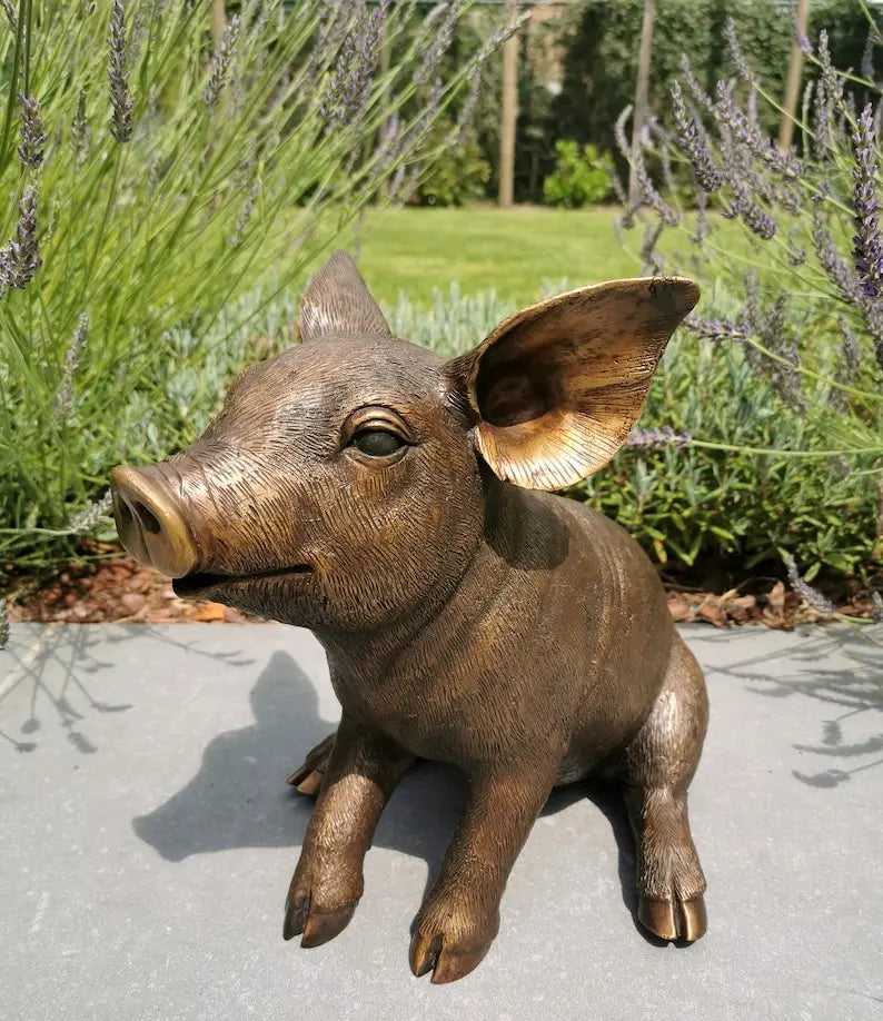 Bronze sculpture of a pig - Pigglet - Bronze garden statues