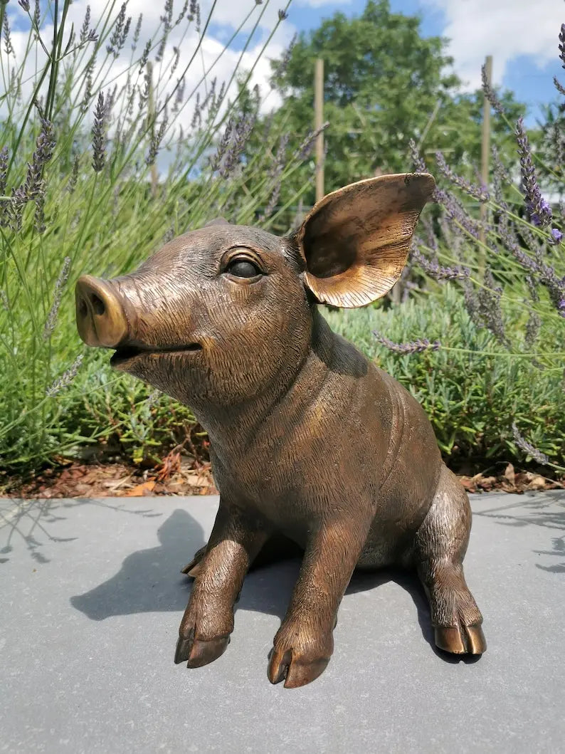 Bronze sculpture of a pig - Pigglet - Bronze garden statues
