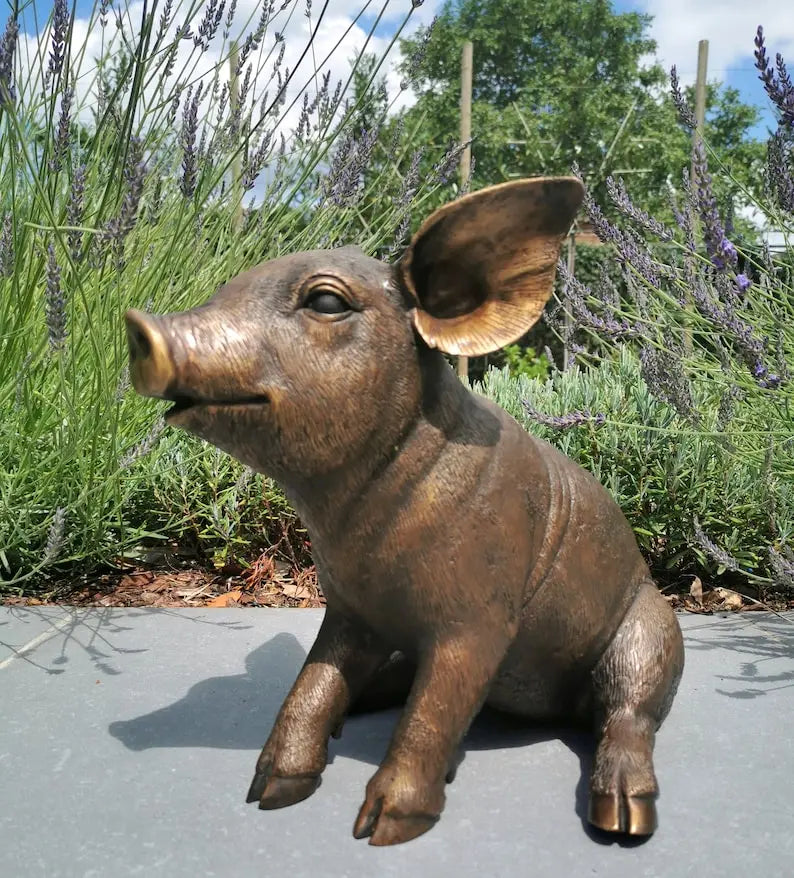 Bronze sculpture of a pig - Pigglet - Bronze garden statues