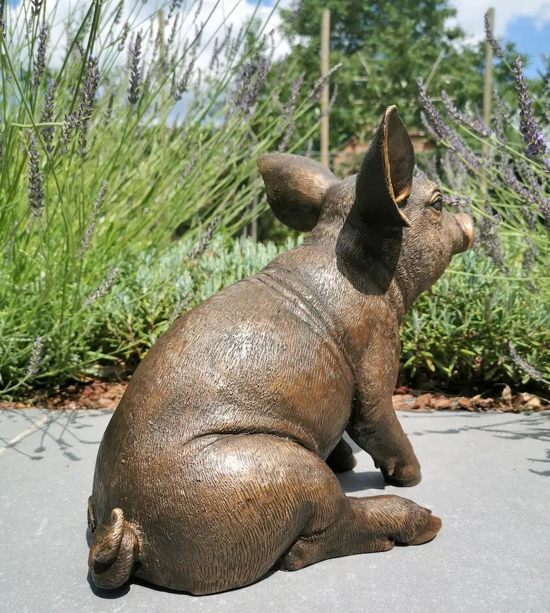 Bronze sculpture of a pig - Pigglet - Bronze garden statues